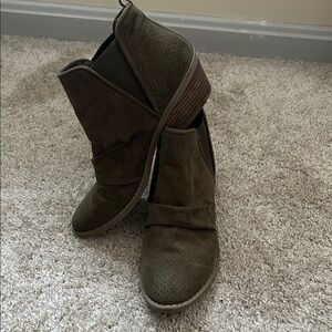 Women's Green Ankle Boots